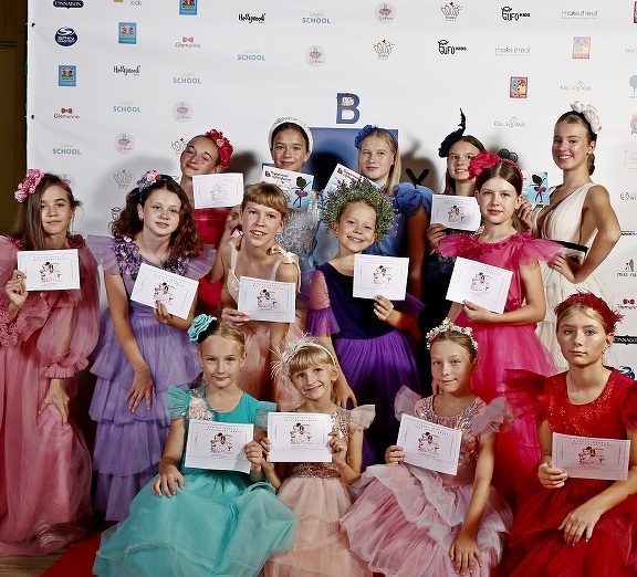 Показ дитячої моди в рамках Kids fashion awards 2021