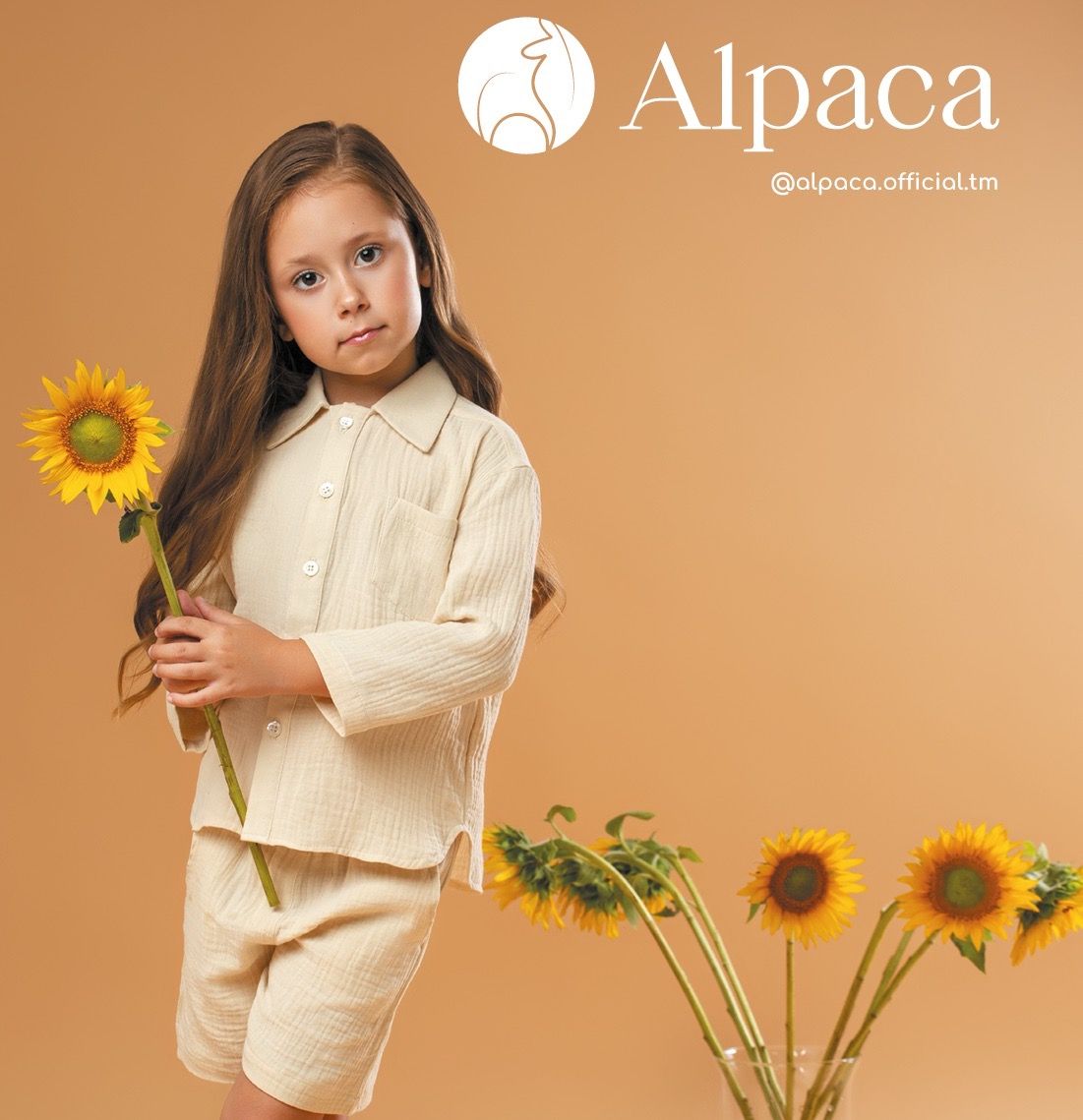 Аріна із Babyphotostars для реклами бренду Alpaca на сторінках журналу Podium Kids